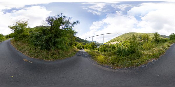 Viaduc de Millau - Au bord du Tarn