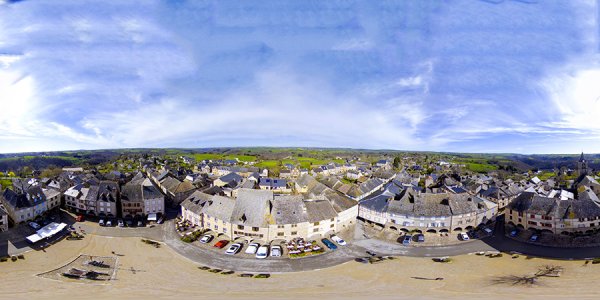 Place de Sauveterre de Rouergue 